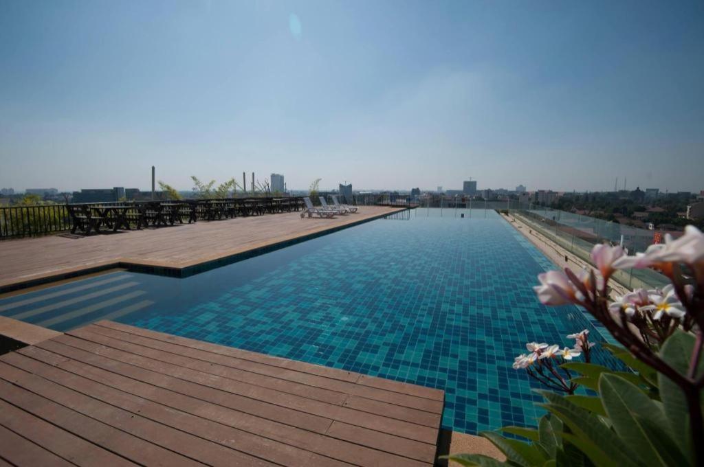 Sky City Hotel Vientiane Esterno foto